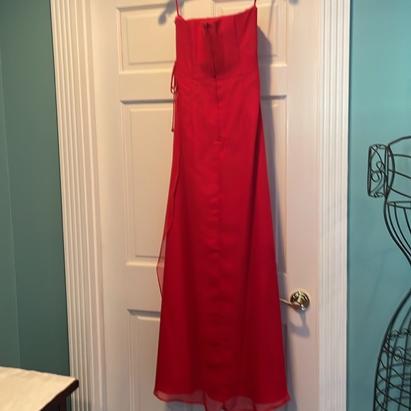 David’s Bridal Private  Collection : Strapless, sequined  Red Prom Gown size 6. - Picture 4 of 12